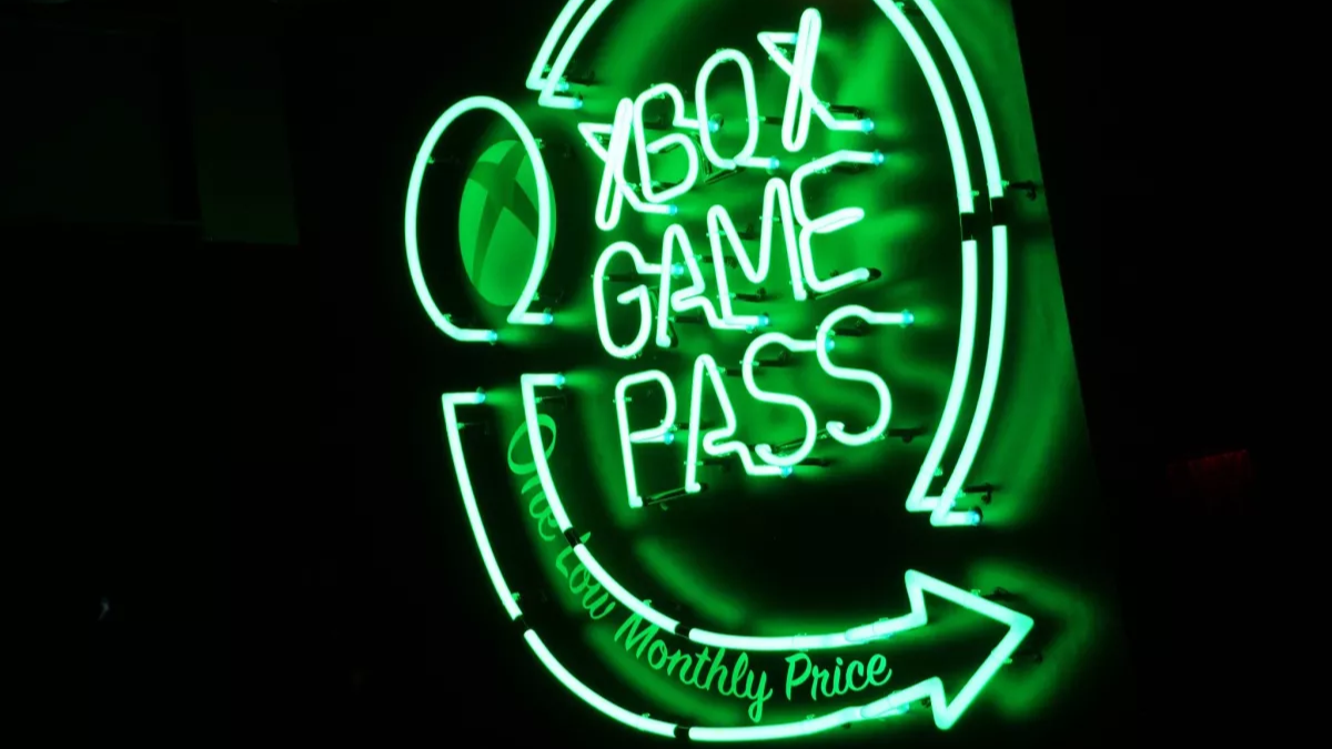 Controle de Xbox com o logo do Game Pass Ultimate e a mensagem 'mais acessível'